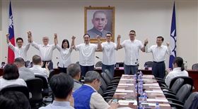 ▲國民黨中常會今(2)日通過第11屆立法委員選舉第14梯次提名案，台南市第1選區徵召星辰海科技有限公司負責人周宏昌、高雄市第4選區徵召前議員陳若翠參選。