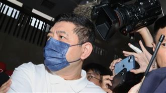 NONO交保50萬元1小時籌到　不發一語閃人