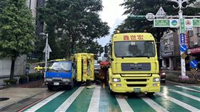  吊車,拖板車,起重機,小貨車（圖／翻攝畫面）