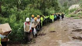 中國鐵路K396次列車受困兩天兩夜　（圖／翻攝自新華社微博）