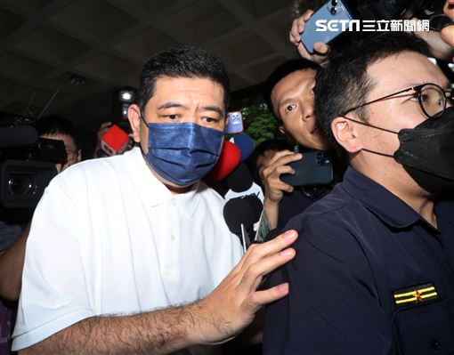 NONO抵北檢應訊後50萬元交保。（圖/記者邱榮吉攝影）