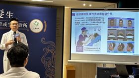 蔡宗樺醫師分享自己髮際線往後退及髮根變細時的治療過程。（圖／記者簡浩正攝影）