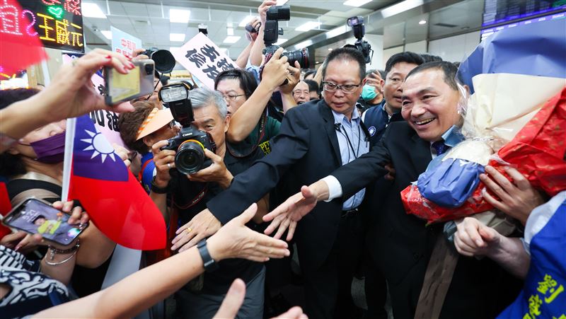 侯主張不統不獨不武　她：接下來給馬面具