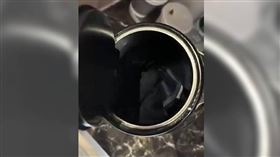 ▲蘇州一家飯店被房客指控水壺裡出現內褲，業者發聲明回應。（圖／翻攝自微博）