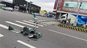 卡努,颱風,宜蘭,紅綠燈,號誌,燈桿,倒塌