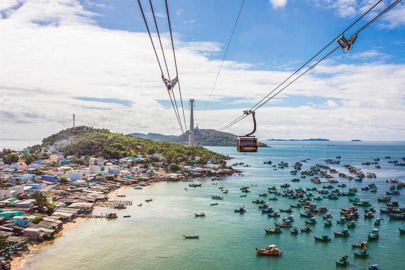 越南富國島世界紀錄跨海纜車,不懼高的人可飽覽海景風光。(圖/翻攝自https://vietnam.travel/)