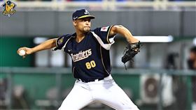 ▲中信兄弟洋投艾里歐中職生涯初登板。（圖／中信兄弟球團提供）