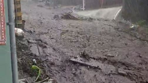 暴雨轟炸仁愛鄉！都達村爆發土石流急撤離