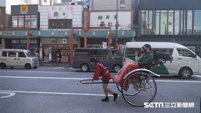 南評坦言,自己在日本從事人力車伕工作時,曾有親友非常不認同,甚至覺得她好不容易念完國立大學、進入大企業工作,最後卻跑去拉人力車「很丟臉」。面對外界的質疑,南評並沒有因此動搖,反而更確定,比起活成別人眼中的成功模樣,她更在意自己是否真的喜歡、是否願意為選擇負責。(資料照/記者林宥村攝)