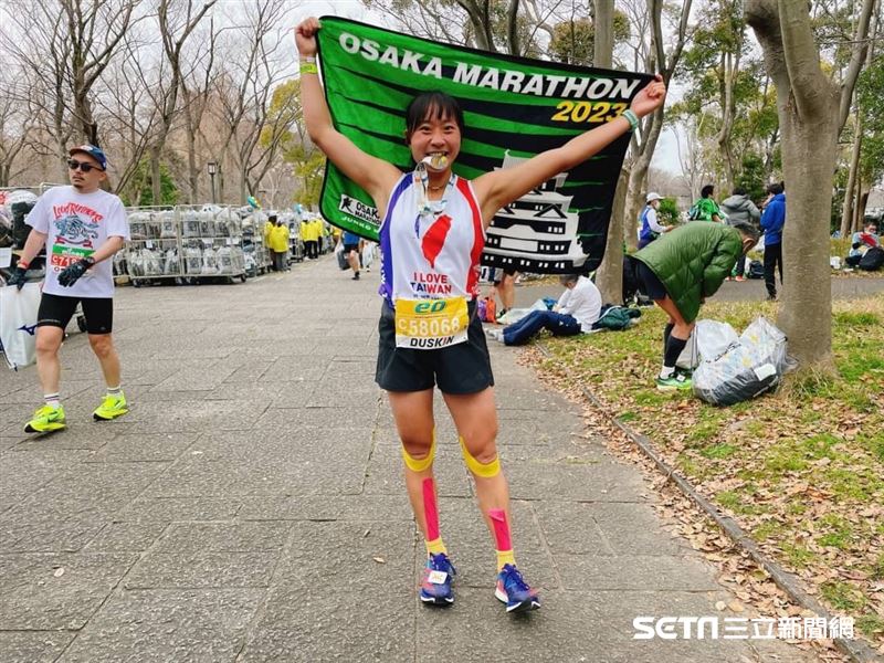 南評本身也非常熱愛運動,不論是在日本生活期間,還是返台後,她始終沒有停下挑戰自己的腳步。從跑步、越野跑、CrossFit到斯巴達障礙賽,只要是能突破體力與意志的挑戰,她都樂於嘗試。對南評來說,運動不只是生活中的興趣,更像是不斷探索自己極限、看看「還能做到什麼」的過程。(圖/受訪者提供)