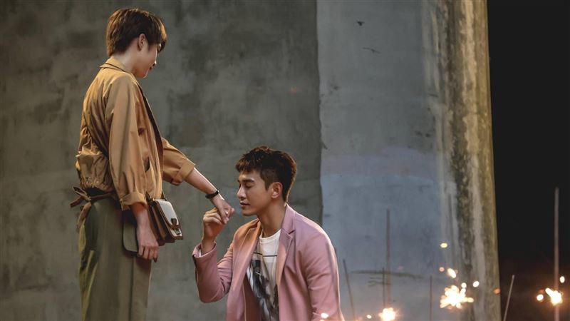 張立昂單膝下跪告白了　超甜蜜誓詞網看哭