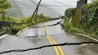 南投災情現場曝光「路斷4截」比921更恐怖