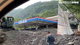 台中消防特搜支援南投卡努颱風災區搜救。加油站。（圖／台中市消防局提供）
