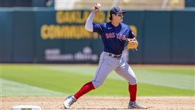 ▲張育成這場參與3次雙殺，展現守備上的價值。（資料圖／美聯社／達志影像）