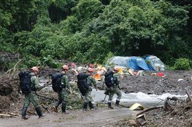 新／南投村民巡田失聯　被壓土石堆下身亡（圖／翻攝畫面）