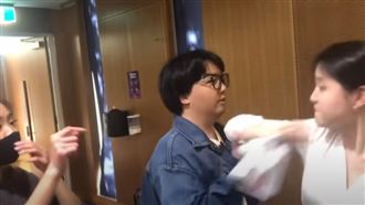 留澳小粉紅圍剿港生　正義哥挺身嗆回1句