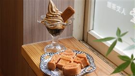 春水堂華山店「黑糖琥珀珍珠霜淇淋」與「小春雞蛋糕」好吃又吸晴 打造最佳下午茶組合。（圖／品牌業者提供）