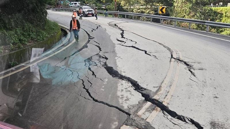 新／台14線75.9K掏空　埔霧公路禁止通行