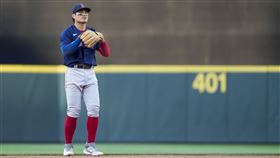 ▲張育成連2天在守備上為球隊做出貢獻。（圖／美聯社／達志影像）