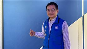 賴士葆完成國民黨立委初選登記備戰2024立委選戰，國民黨22日起進行立委選舉第一階段提名領表登記，國民黨立委賴士葆下午親自前往台北市黨部完成登記。中央社記者劉建邦攝  112年3月22日