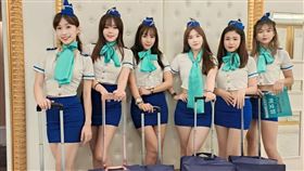 民眾黨舉辦「北區姊妹台灣選哲之友會」，活動中找來舞團化身「空姐應援團」熱舞，引發物化空服員議論。（圖／翻攝自飛藝舞團Art baby粉專）