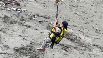 廬山溫泉陸續撤離　男童「餓壞」狼吞虎嚥