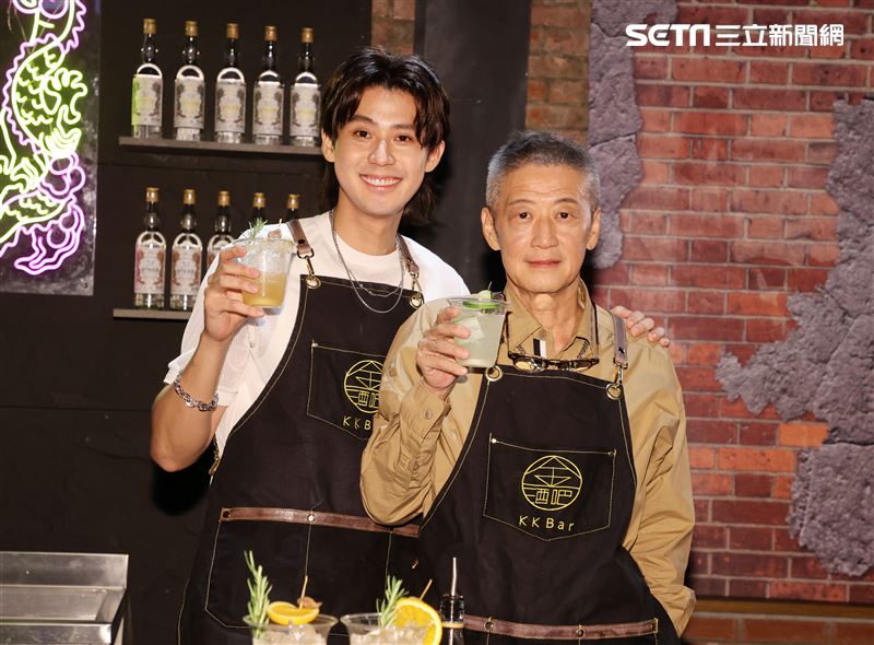 父子檔李亞明、李玉璽出席酒廠活動。（圖/記者邱榮吉攝影）（開車不喝酒）