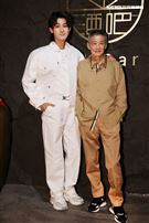 父子檔李亞明、李玉璽出席酒廠活動。（圖/記者邱榮吉攝影）（開車不喝酒）