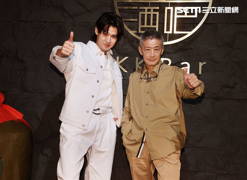 父子檔李亞明、李玉璽出席酒廠活動。（圖/記者邱榮吉攝影）（開車不喝酒）