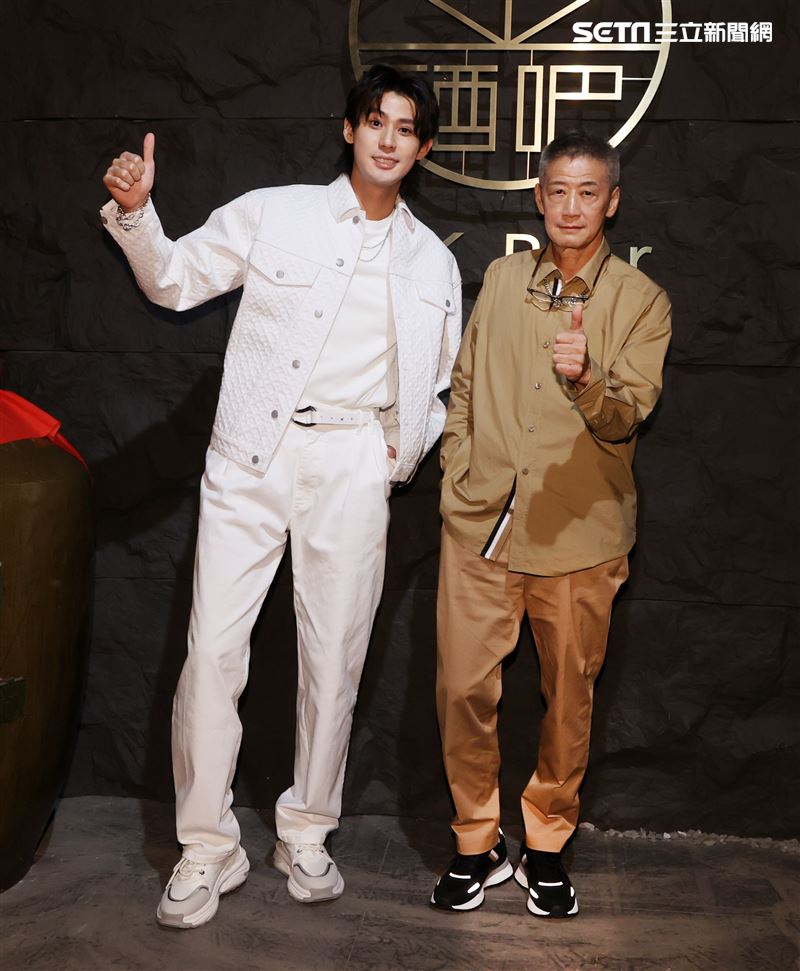 父子檔李亞明、李玉璽出席酒廠活動。（圖/記者邱榮吉攝影）（開車不喝酒）
