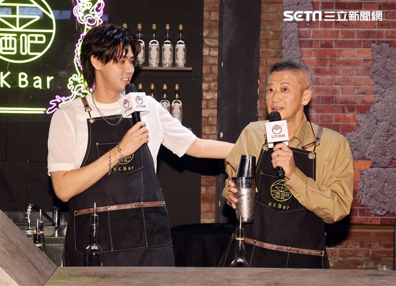 父子檔李亞明、李玉璽出席酒廠活動。（圖/記者邱榮吉攝影）（開車不喝酒）