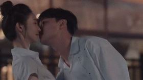 ▲施柏宇，張藝凡。（圖／翻攝自微博）