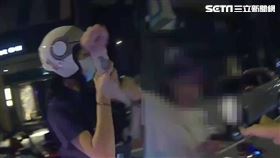 北市黃女酒後大鬧路檢點，還揮拳打傷「警界陳庭妮」曾姓女警。（圖／翻攝畫面）