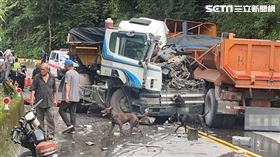 台21線水里砂石車對撞　車頭慘變形1死1傷(圖/翻攝畫面)