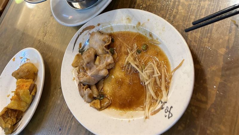 林口熱炒店「小份做成大份」逼客付錢