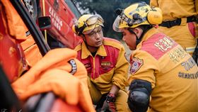 花蓮特搜小隊長蔡璽鈞瑞士猝死花蓮縣消防局5日派出消防員前往瑞士參加公路隧道災害救援訓練，特種搜救隊小隊長蔡璽鈞（中）8日被隊員發現猝死，消防局證實此噩耗，確切死因將由當地檢警勘驗。（翻攝臉書已獲授權）中央社記者李先鳳傳真  112年8月8日