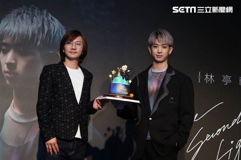 林亭翰全新專輯《第二道光》發片爸爸林隆璇站台加油打氣。（圖/記者邱榮吉攝影）