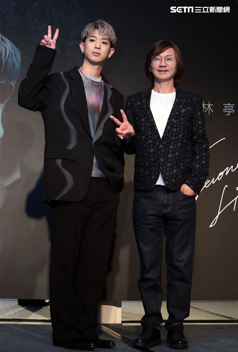 林亭翰全新專輯《第二道光》發片爸爸林隆璇站台加油打氣。（圖/記者邱榮吉攝影）