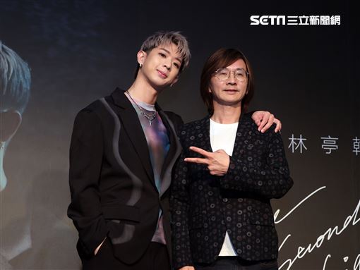 林亭翰全新專輯《第二道光》發片爸爸林隆璇站台加油打氣。（圖/記者邱榮吉攝影）