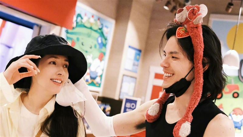 百億媳婦郭碧婷超節省 　樸素打扮像路人
