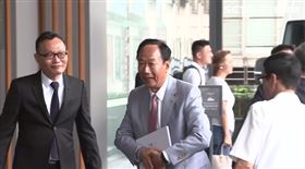 ▲郭台銘帶和平宣言拜會麻生太郎