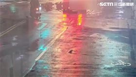 陳女酒後開車北上續攤，卻在返家途中追撞騎士遭逮。（圖／翻攝畫面）