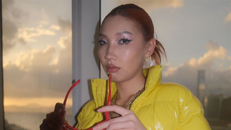 Karnecici中空激裸蠻腰　竟險變黃色小鴨