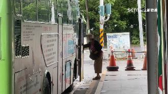 持敬老卡搭公車　司機碎念：浪費國家資源