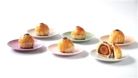 被稱為蛋黃酥界愛馬仕的陳耀訓蛋黃酥。（圖／翻攝自陳耀訓·麵包埠YOSHI BAKERY臉書）