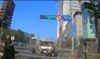 南港小貨車急煞　男大生閃不過被捲進車底