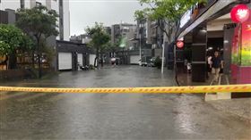 淹水,下雨,積水。（圖／翻攝畫面）