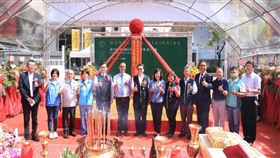 開工典禮，黃秘書長、市議員沈佑蓮、前市議員謝明源、交通局副局長江俊良、台中市捷運代理董事長暨地政局長吳存金、冠德營造董事長馬志綱及多位在地鄰里長均共襄盛舉；市議員陳成添、曾朝榮服務處也派員到場致意。(圖/台中市政府/MyGoNews提供)