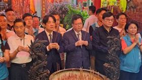 賴清德拜廟。（外稿／桃園電子報）