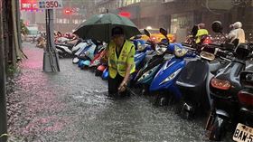 台北暴雨多處淹水！顏若芳怒揭4原因　轟蔣萬安：災損要跟誰求償？（圖／翻攝自顏若芳臉書）